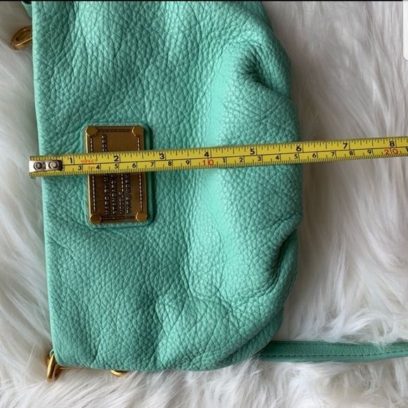 MARC BY MARC JACOB'S PEBBLED CROSSBODY - Picture 5 of 7